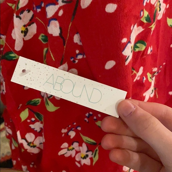 Abound Red Floral Tank❤️ - Picture 5 of 8